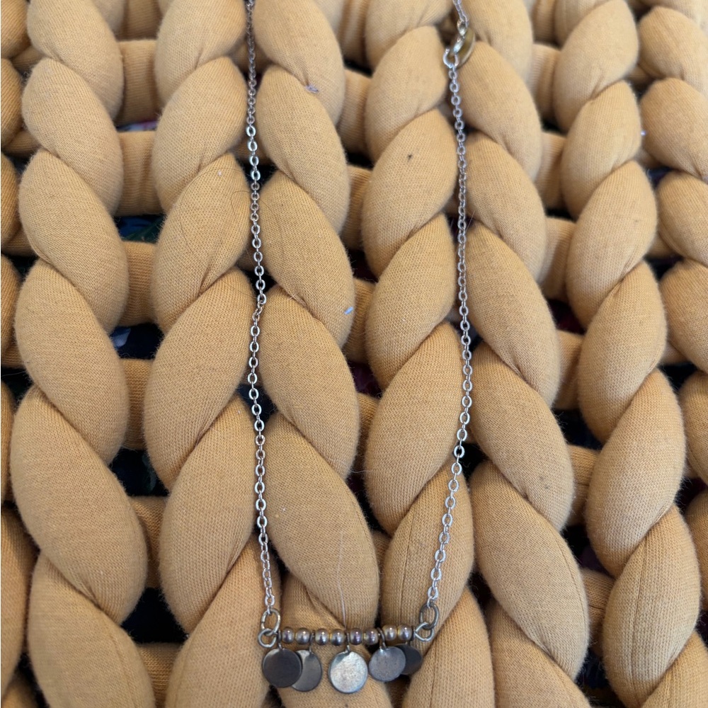 Elegant gold tone Disc Necklace